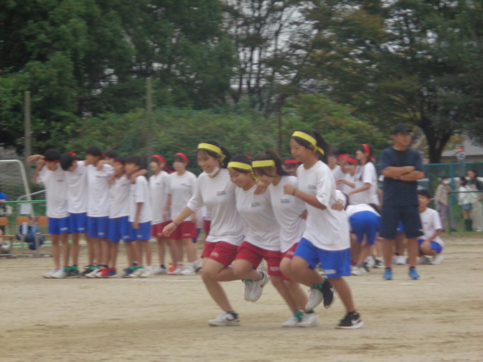 縦割り種目「多人多脚リレー」 | 美浜町立河和中学校公式ホームページ